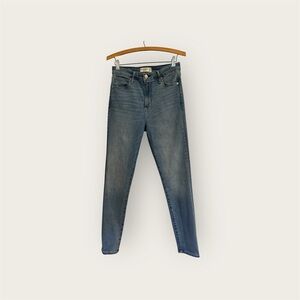 Abercrombie & Fitch The Super Skinny High Rise